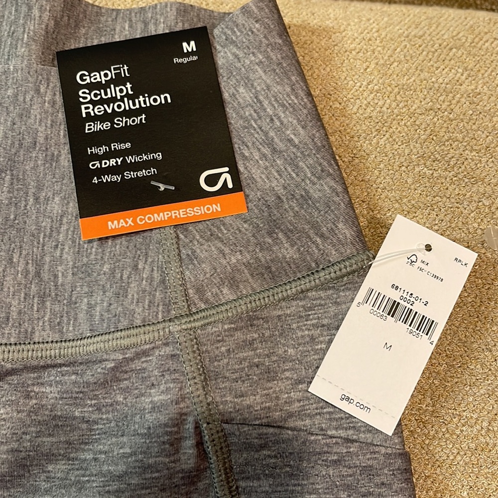 GAP Fit High Rise Max Compression Bike Short - Picture 2 of 6